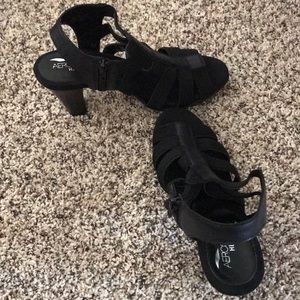 Aerosoles heelrest “stage lights” strappy heels